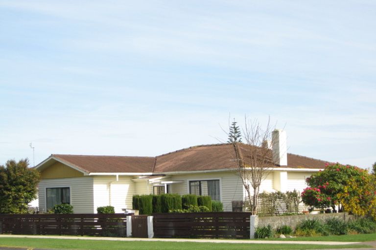 Photo of property in 26 High Street West, Waitara, 4320