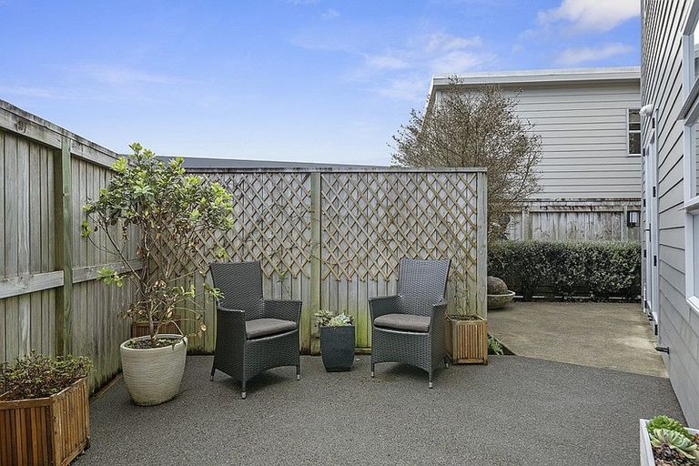 Photo of property in 5b Ryan Grove, Tawa, Wellington, 5028