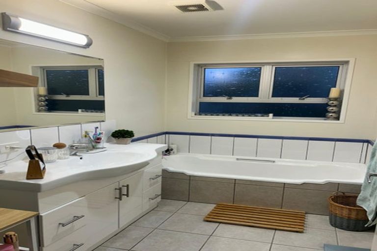Photo of property in 43 Te Kupe Road, Paraparaumu Beach, Paraparaumu, 5032