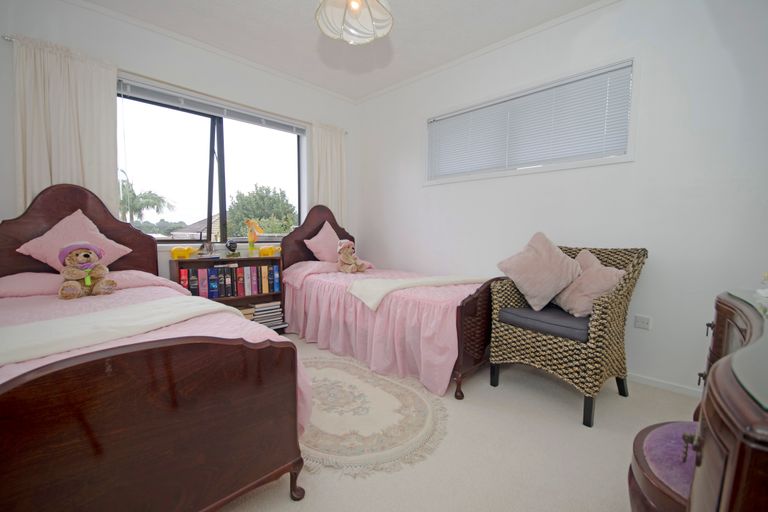 Photo of property in 34 Sturges Road, Henderson, Auckland, 0612