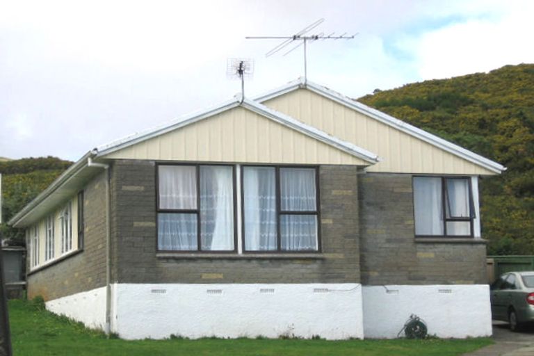 Photo of property in 27 Surprise Place, Cannons Creek, Porirua, 5024