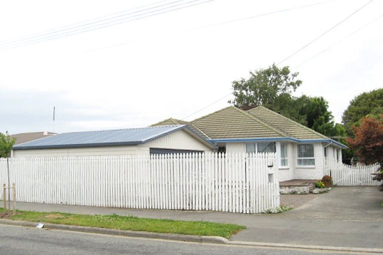 Photo of property in 5 Greendale Avenue, Avonhead, Christchurch, 8042