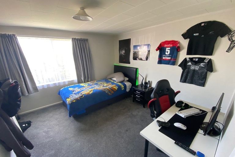 Photo of property in 20 Derby Street, Westport, 7825