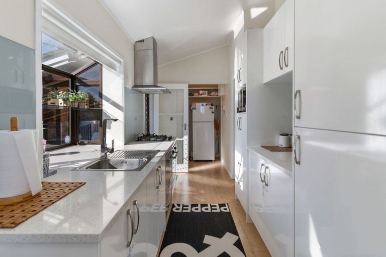 Photo of property in 30 Tatariki Street, Rosehill, Papakura, 2113