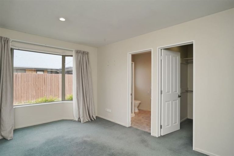 Photo of property in 3 Mollymawk Place, Woolston, Christchurch, 8023