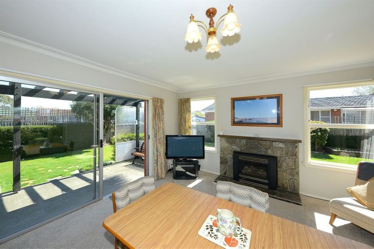 Photo of property in 25 Oakfield Street, Burnside, Christchurch, 8053