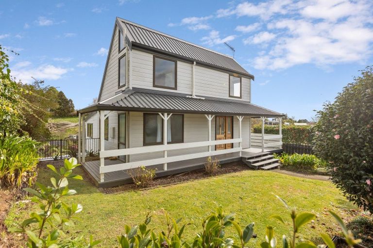 Photo of property in 71 Heta Road, Highlands Park, New Plymouth, 4312