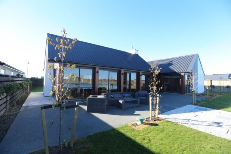 Photo of property in 15 Waterton Point, Huntingdon, Ashburton, 7774