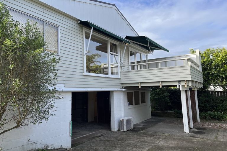 Photo of property in 6 Raines Avenue, Forrest Hill, Auckland, 0620