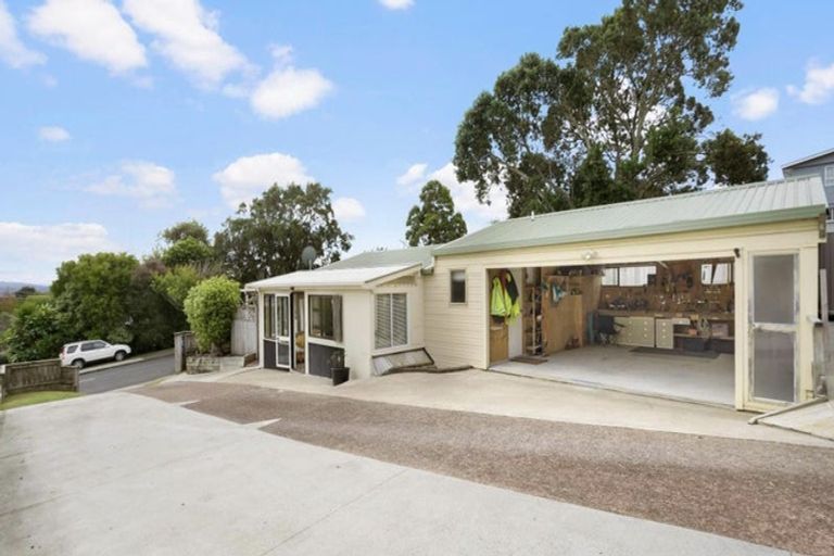 Photo of property in 4 Brian Crescent, Stanmore Bay, Whangaparaoa, 0932