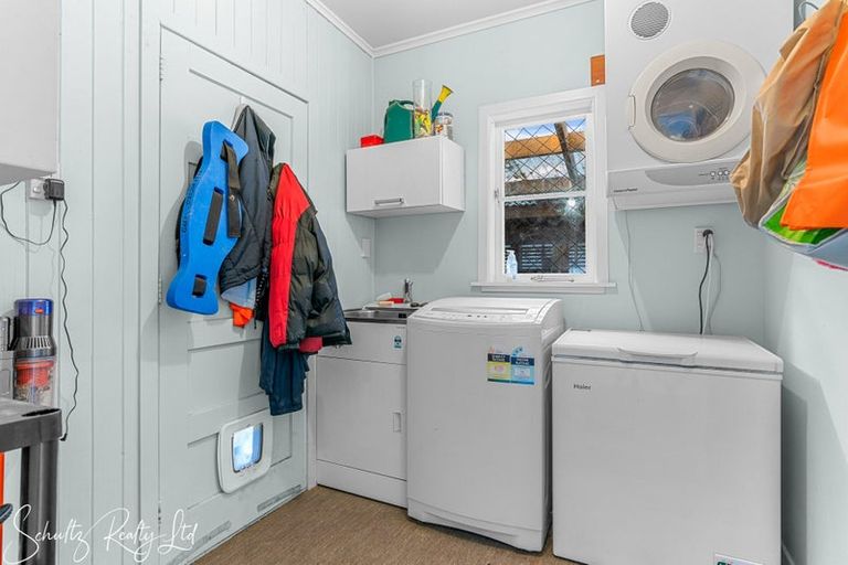 Photo of property in 15 Ash Grove, Maungaturoto, 0520