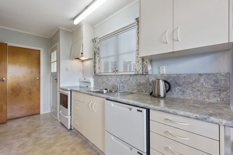 Photo of property in 17 Radiata Grove, Brown Owl, Upper Hutt, 5018