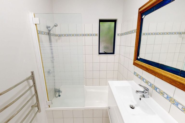 Photo of property in 12/86 Brougham Street, Mount Victoria, Wellington, 6011