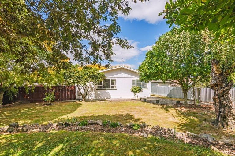 Photo of property in 27a Churchill Avenue, Hokowhitu, Palmerston North, 4410
