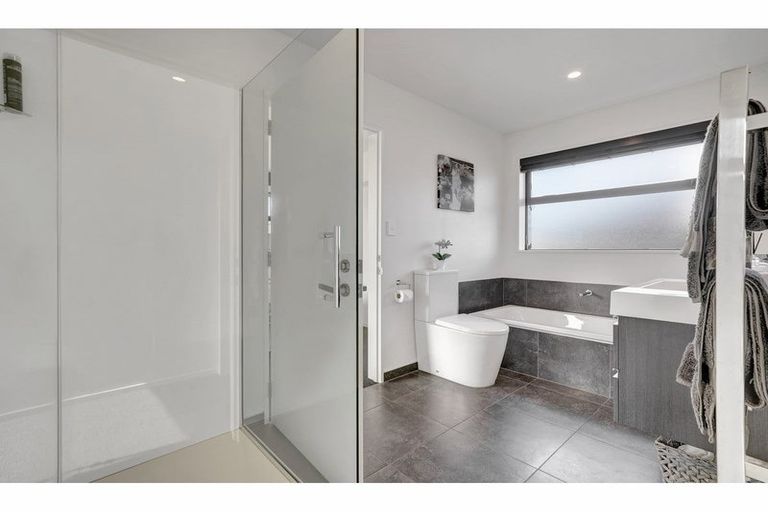 Photo of property in 32 Shrimpton Avenue, Woodend, 7610