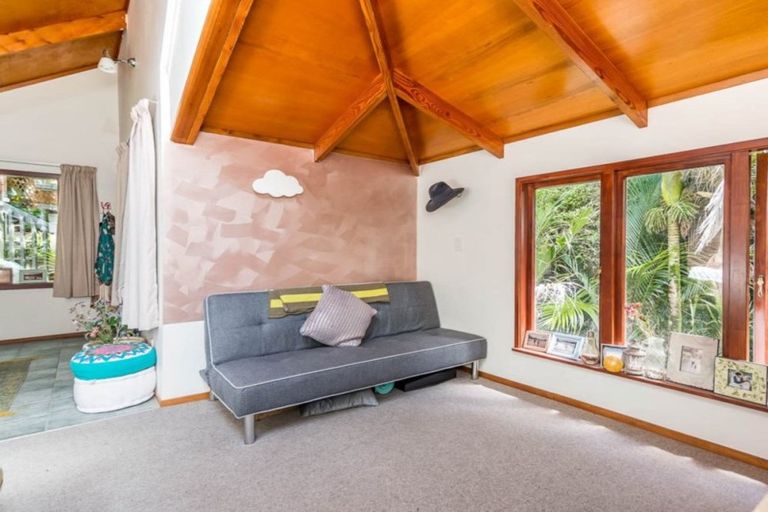 Photo of property in 36 Paturoa Road, Titirangi, Auckland, 0604