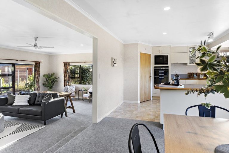 Photo of property in 7 Oak View Place, Greytown, 5712