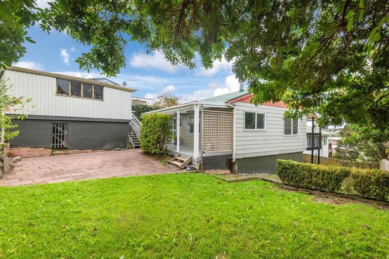 Photo of property in 2/7 Taurus Crescent, Beach Haven, Auckland, 0626