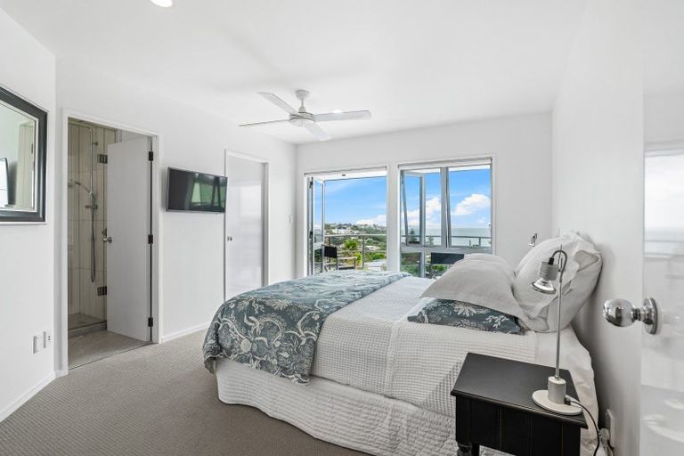 Photo of property in 25 Kowhai Road, Mairangi Bay, Auckland, 0630