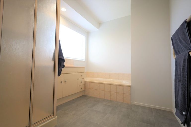 Photo of property in 17 Balmacewen Place, Mount Maunganui, 3116