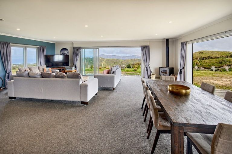 Photo of property in Long Gully, 380 Hawkins Hill Road, Brooklyn, Wellington, 6021