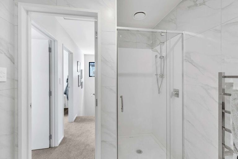 Photo of property in 9/60 Kelman Road, Kelston, Auckland, 0602