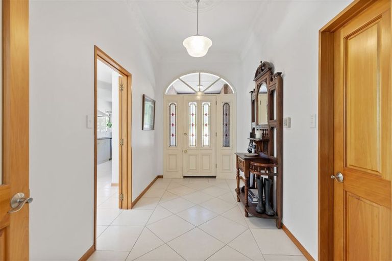 Photo of property in 15 Apsley Drive, Russley, Christchurch, 8042