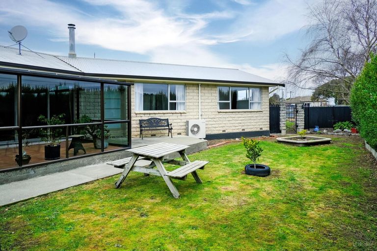 Photo of property in 39 Queen Street, Pareora, 7912
