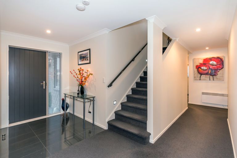 Photo of property in 32 Date Crescent, Aidanfield, Christchurch, 8025