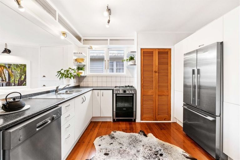 Photo of property in 48 Titoki Street, Te Atatu Peninsula, Auckland, 0610