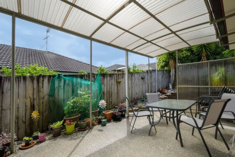 Photo of property in 22 Carnelian Court, Westgate, Auckland, 0614