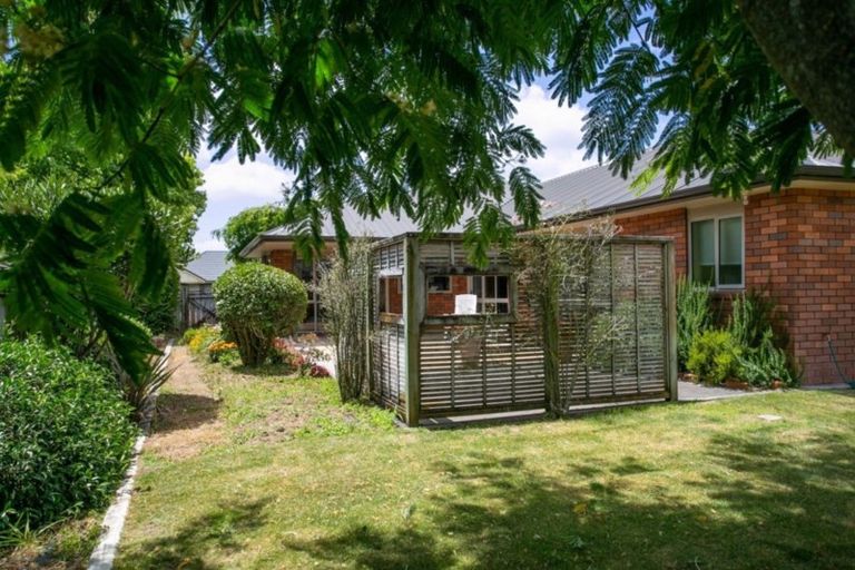 Photo of property in 37 Oaklands Drive, Cambridge, 3434