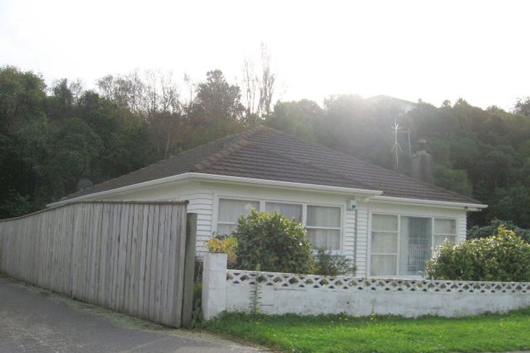 Photo of property in 30 Redwood Avenue, Tawa, Wellington, 5028