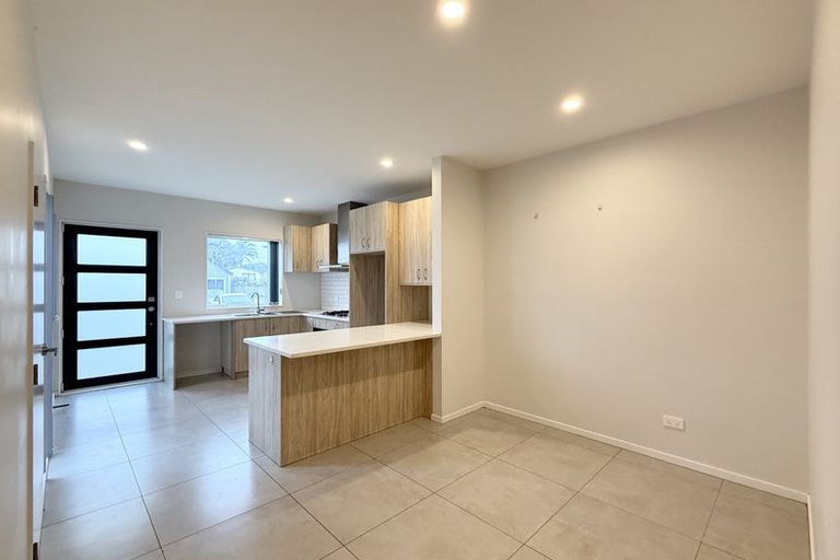 Photo of property in 6 Riroriro Close, Papakura, 2110