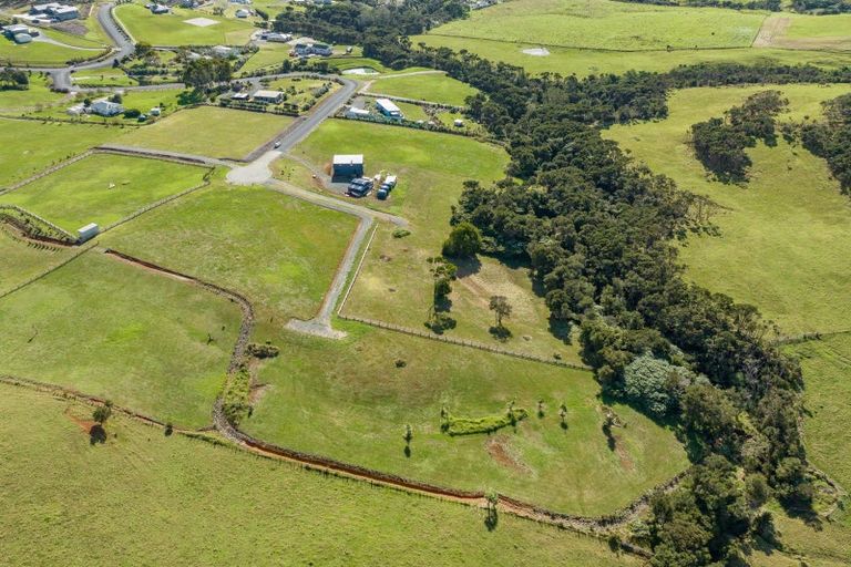 Photo of property in 2 Amelie Place, Coopers Beach, 0420