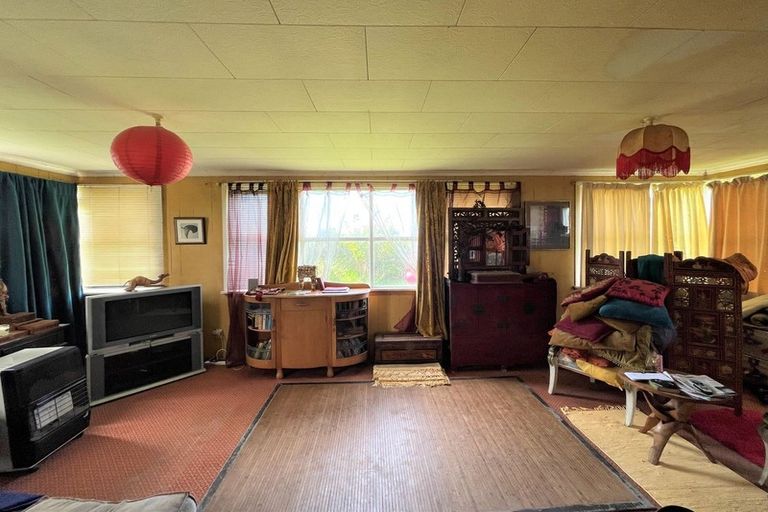 Photo of property in 1262 Kaka Point Road, Kaka Point, 9271