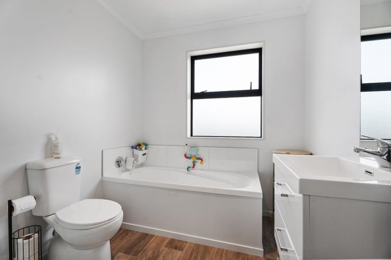 Photo of property in 1 Taruna Lane, Manukau, Auckland, 2104