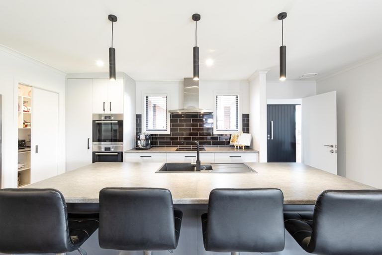 Photo of property in 37 Mike Smith Drive, Cambridge, 3434