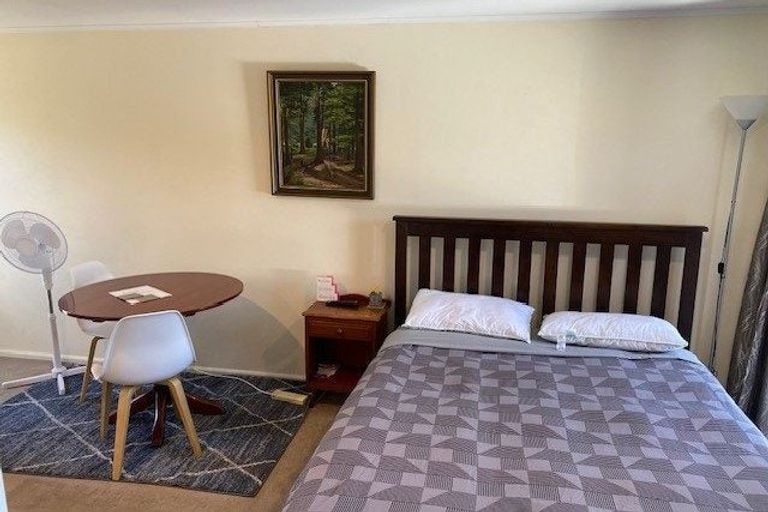 Photo of property in 6 Rustic Lane, Spreydon, Christchurch, 8024