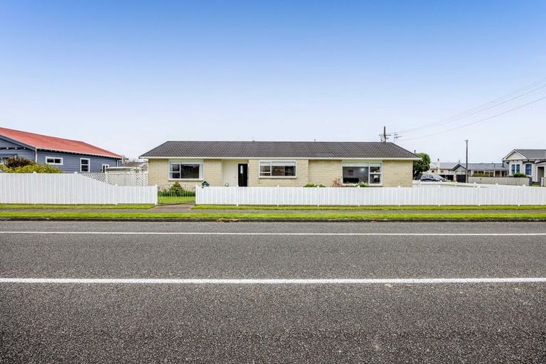Photo of property in 11 Furlong Street, Hawera, 4610
