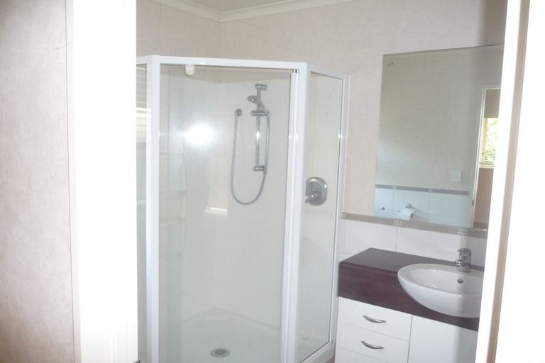 Photo of property in 6 Pennygale Close, Flat Bush, Auckland, 2016