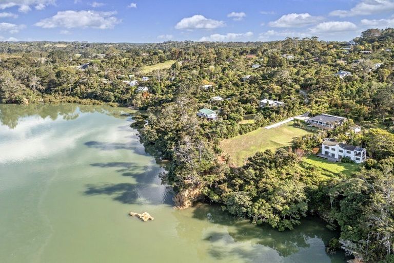 Photo of property in 15a Chatham Avenue, Paremoremo, Auckland, 0632