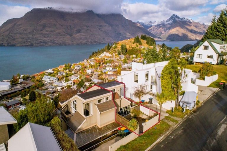 Photo of property in 7b Von Place, Fernhill, Queenstown, 9300