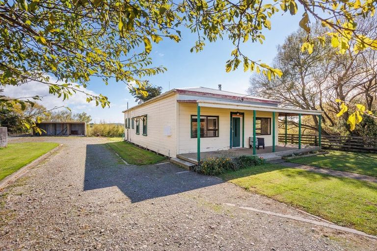 Photo of property in 1419 Kimbolton Road, Cheltenham, Feilding, 4777