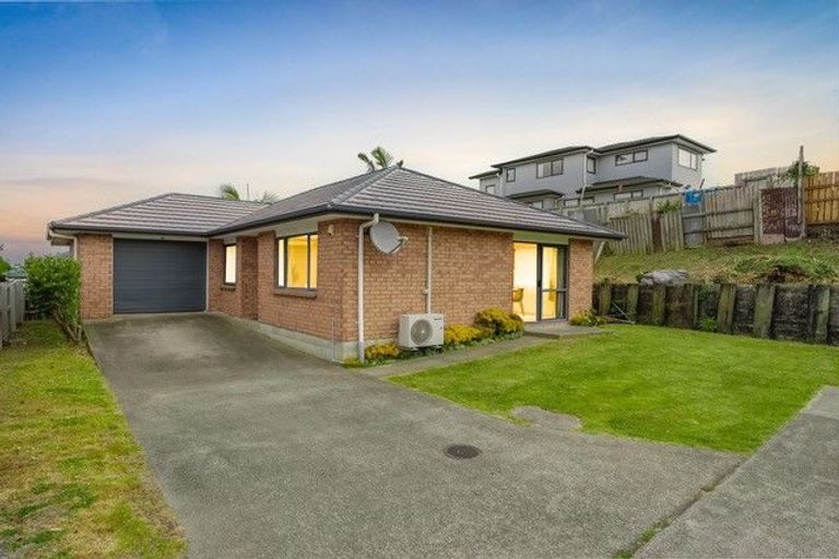 Photo of property in 80 Robert Skelton Place, Clendon Park, Auckland, 2103