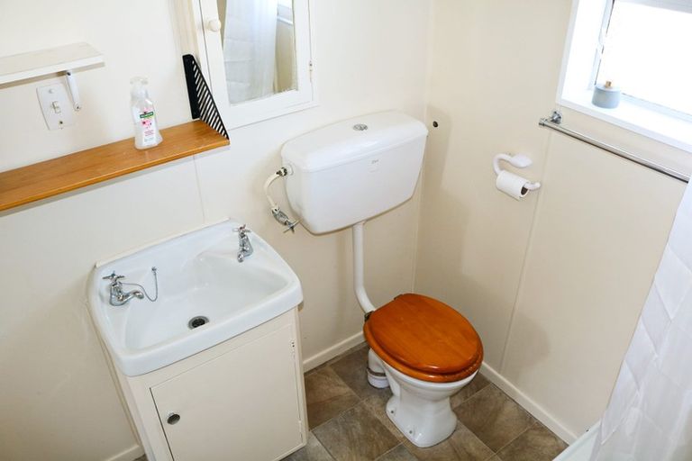 Photo of property in 6 Kiwi Court, Roslyn, Palmerston North, 4414