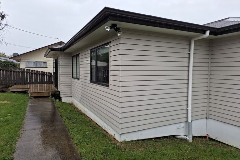 Photo of property in 72 Parrs Cross Road, Henderson, Auckland, 0612