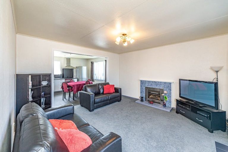 Photo of property in 21 Omori Place, Castlecliff, Whanganui, 4501