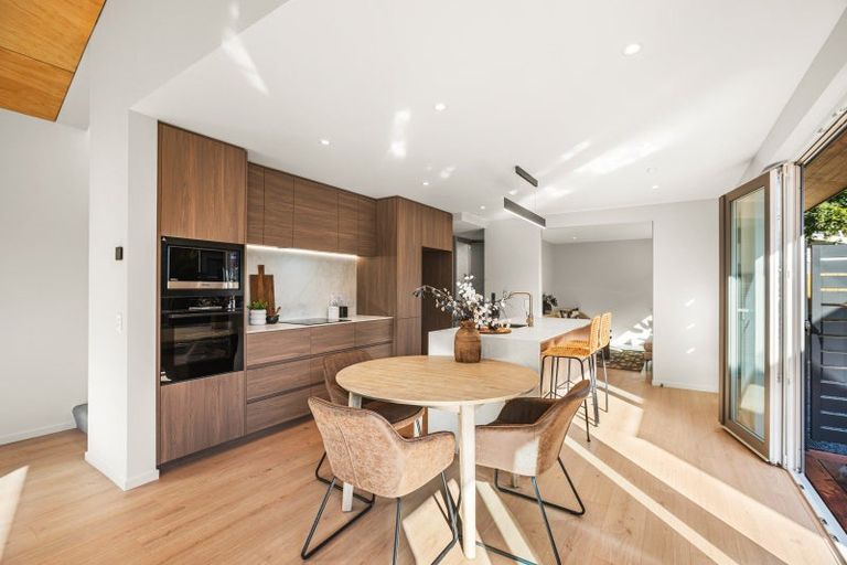 Photo of property in 135b Somerfield Street, Somerfield, Christchurch, 8024