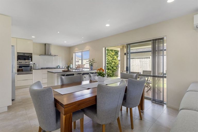 Photo of property in 30 Bellagio Way, Flat Bush, Auckland, 2019